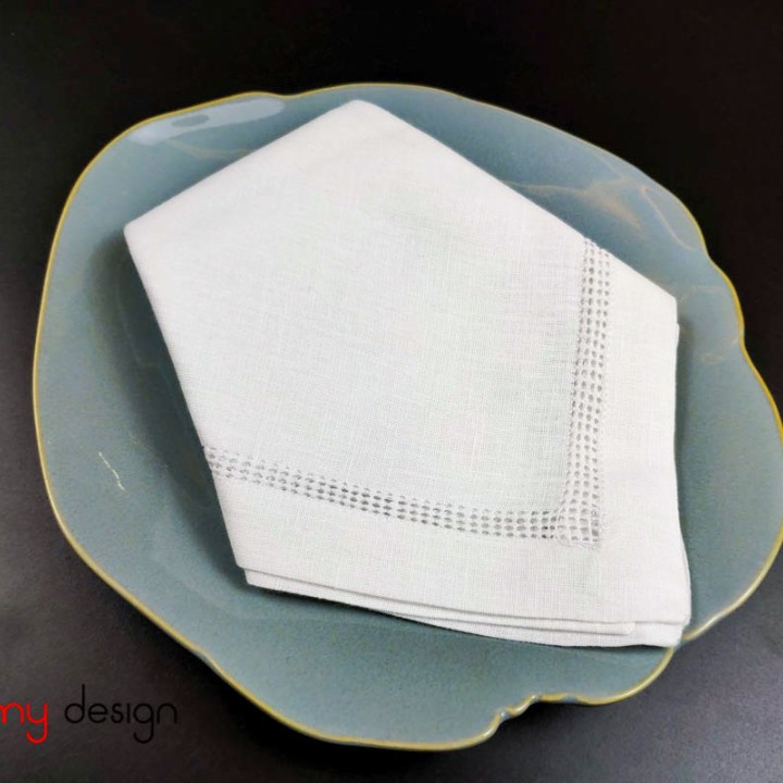 Napkin set- 4 hemstitch jours